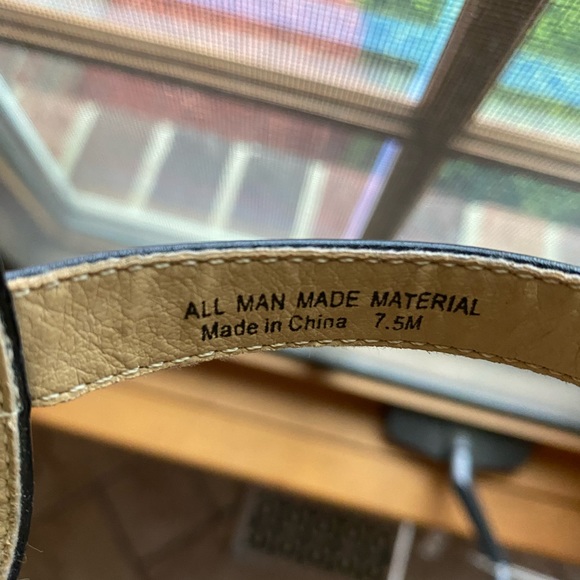 Size 7.5 black Diba Sandals - Picture 3 of 5